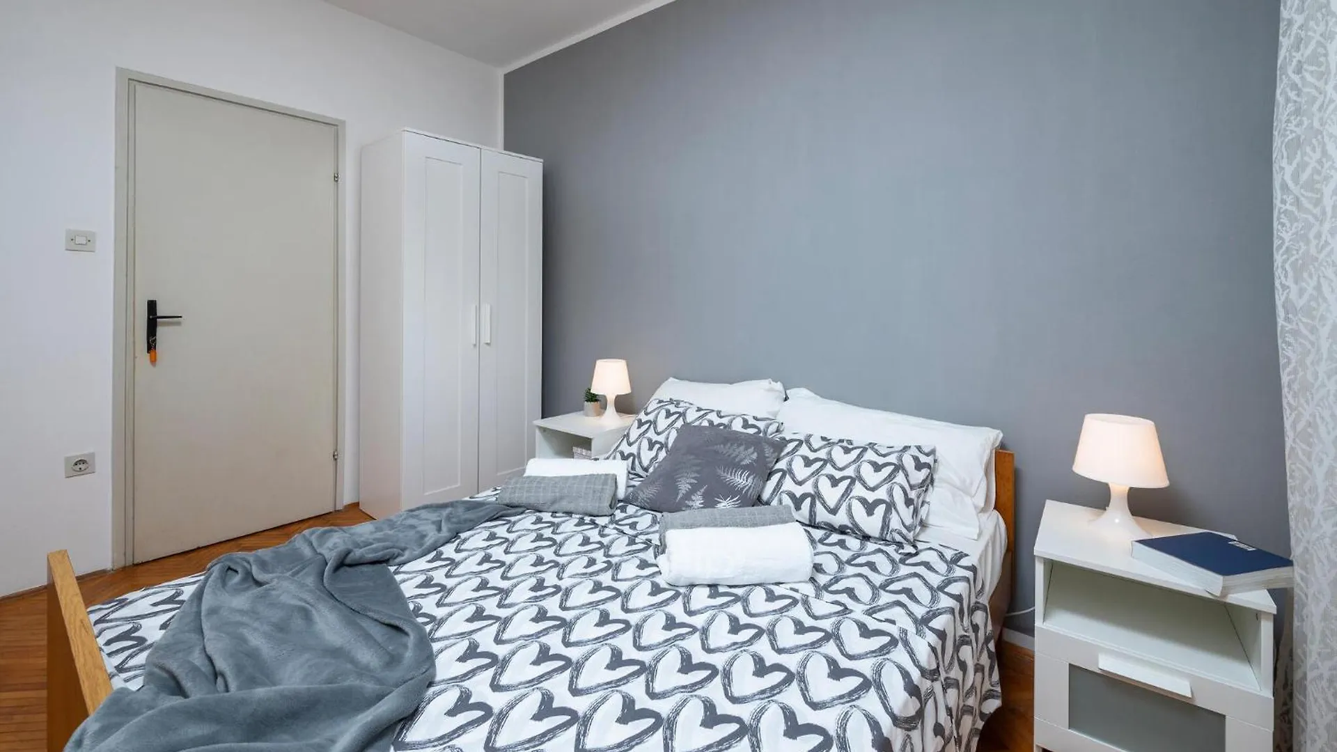 Cozy Apartment In Pula With Wifi 0*,